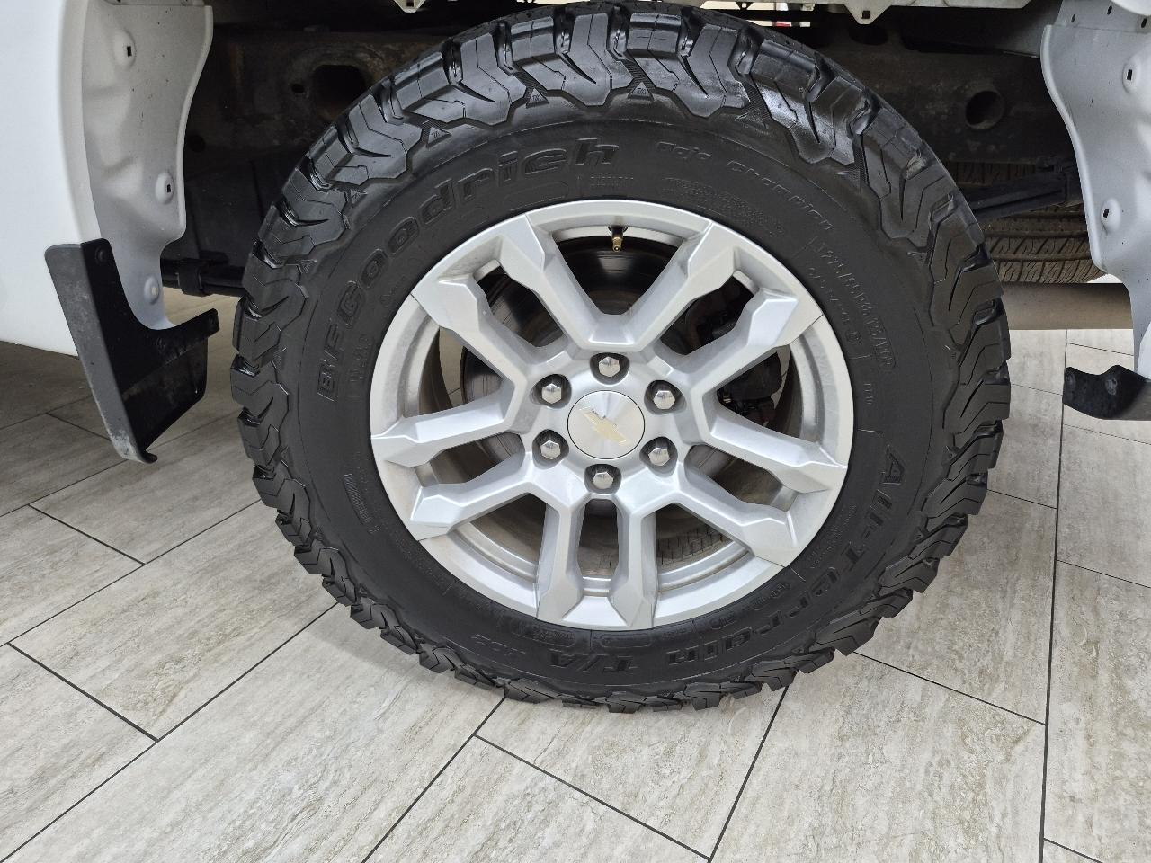 Chevrolet Silverado 1500 LT Crew Cab 4WD 2023