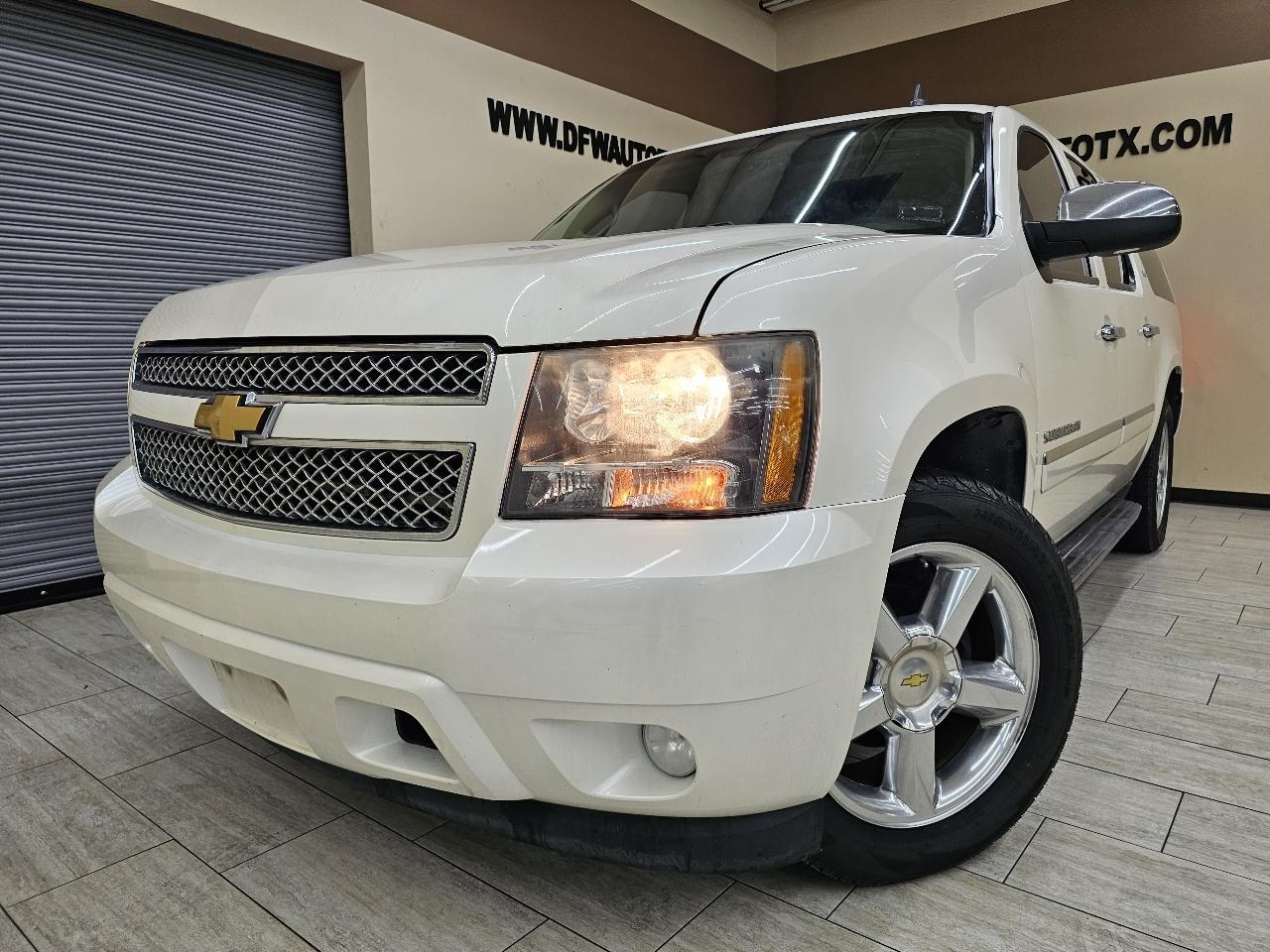 White 2013 Chevrolet Suburban SUV / Crossover 4X2 Automatic