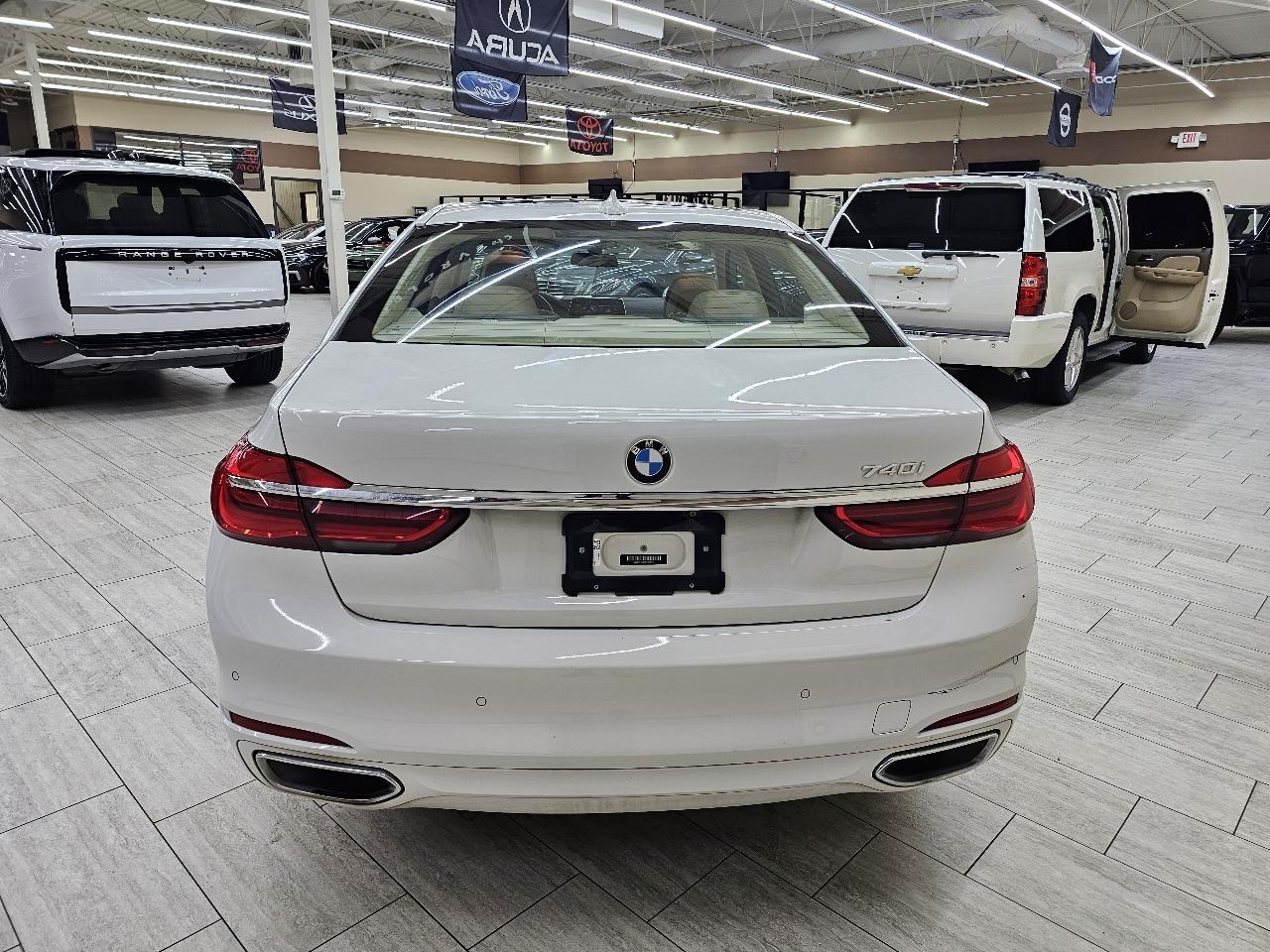 BMW 7-Series 740i 2019