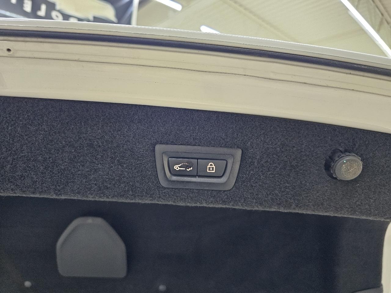 BMW 7-Series 740i 2019
