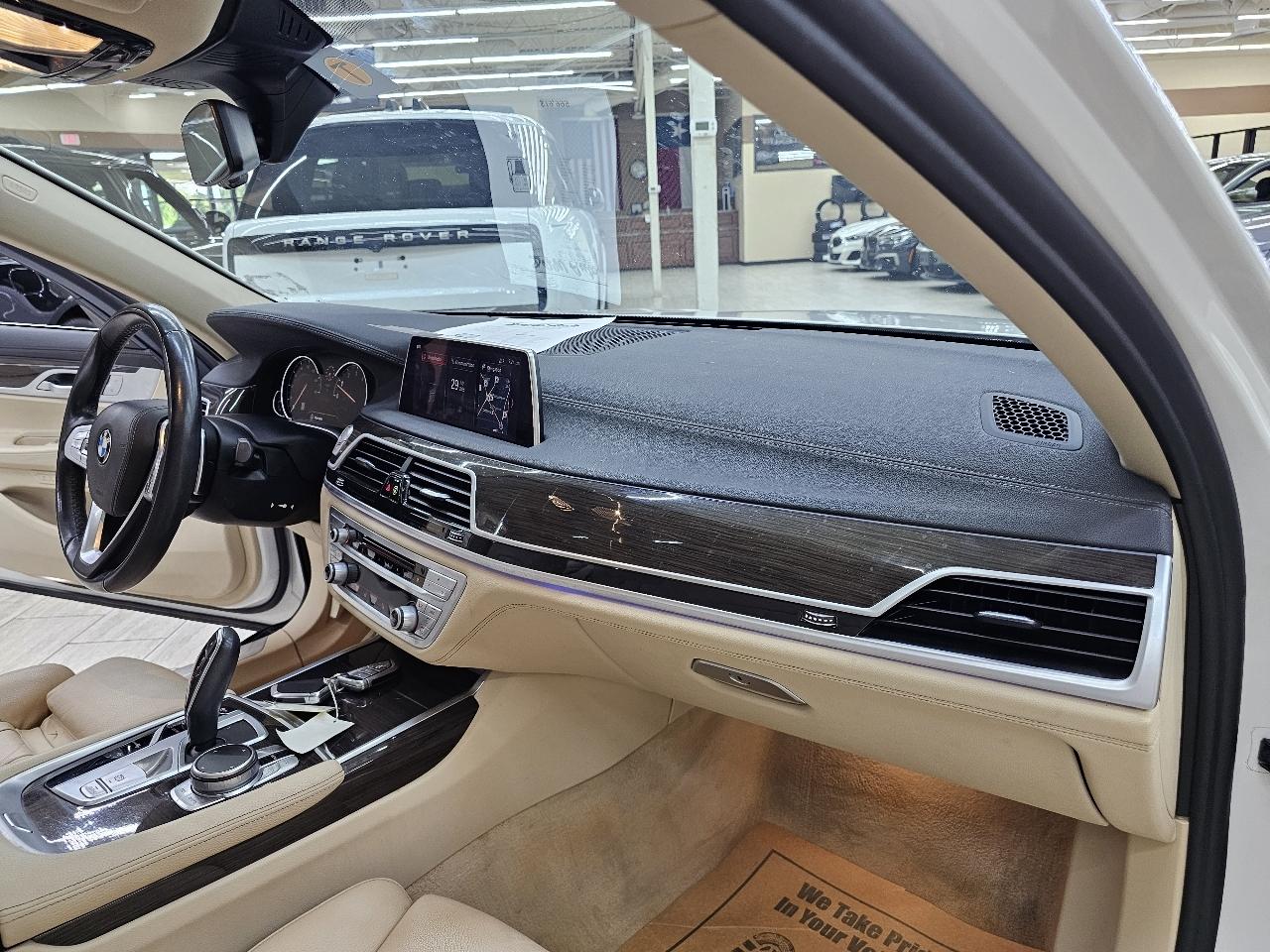 BMW 7-Series 740i 2019