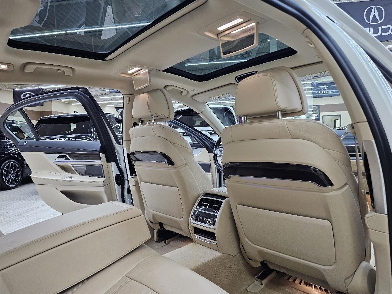 BMW 7-Series 740i 2019