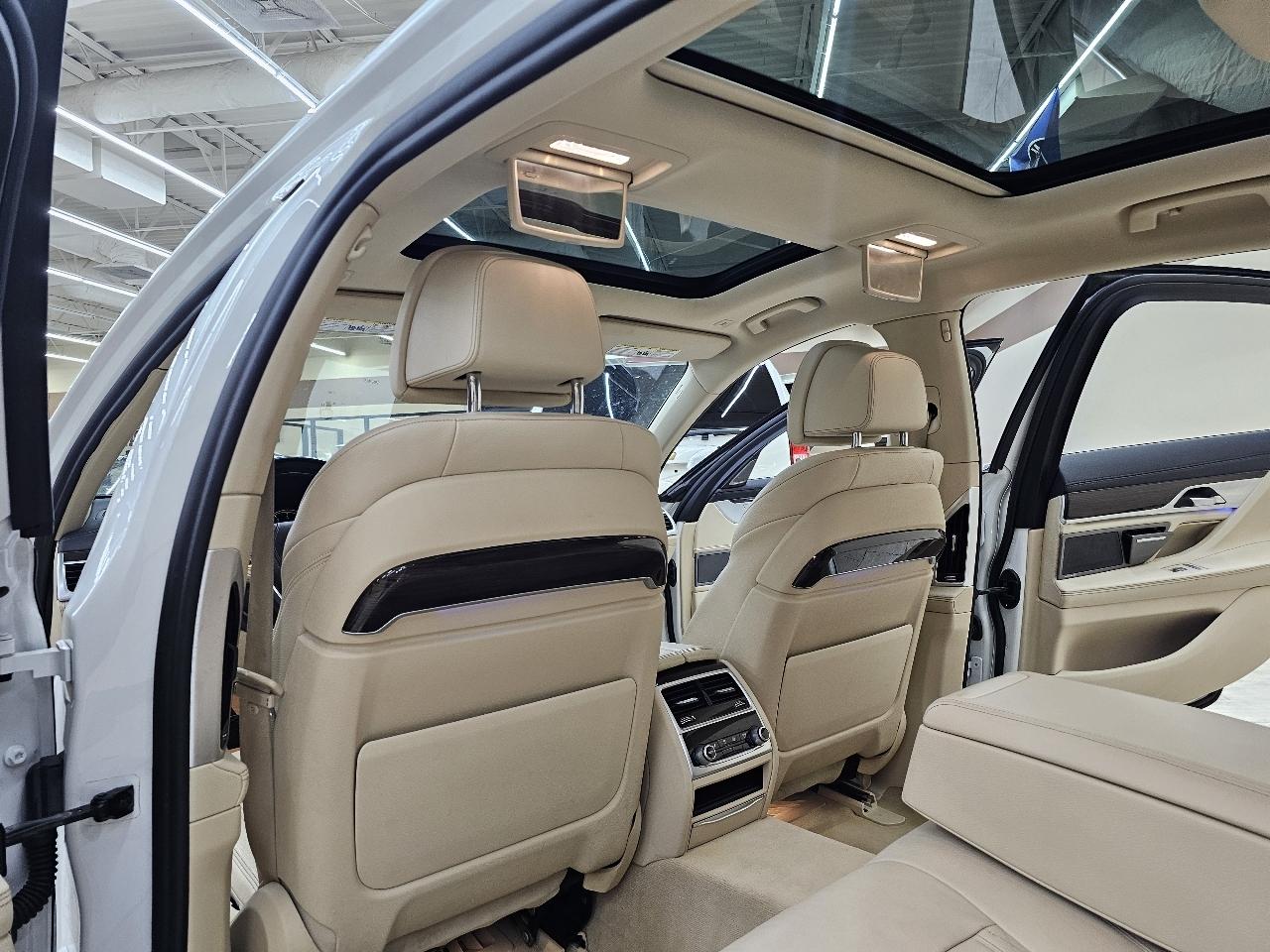 BMW 7-Series 740i 2019