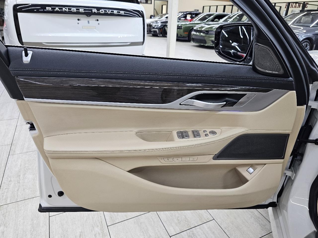 BMW 7-Series 740i 2019