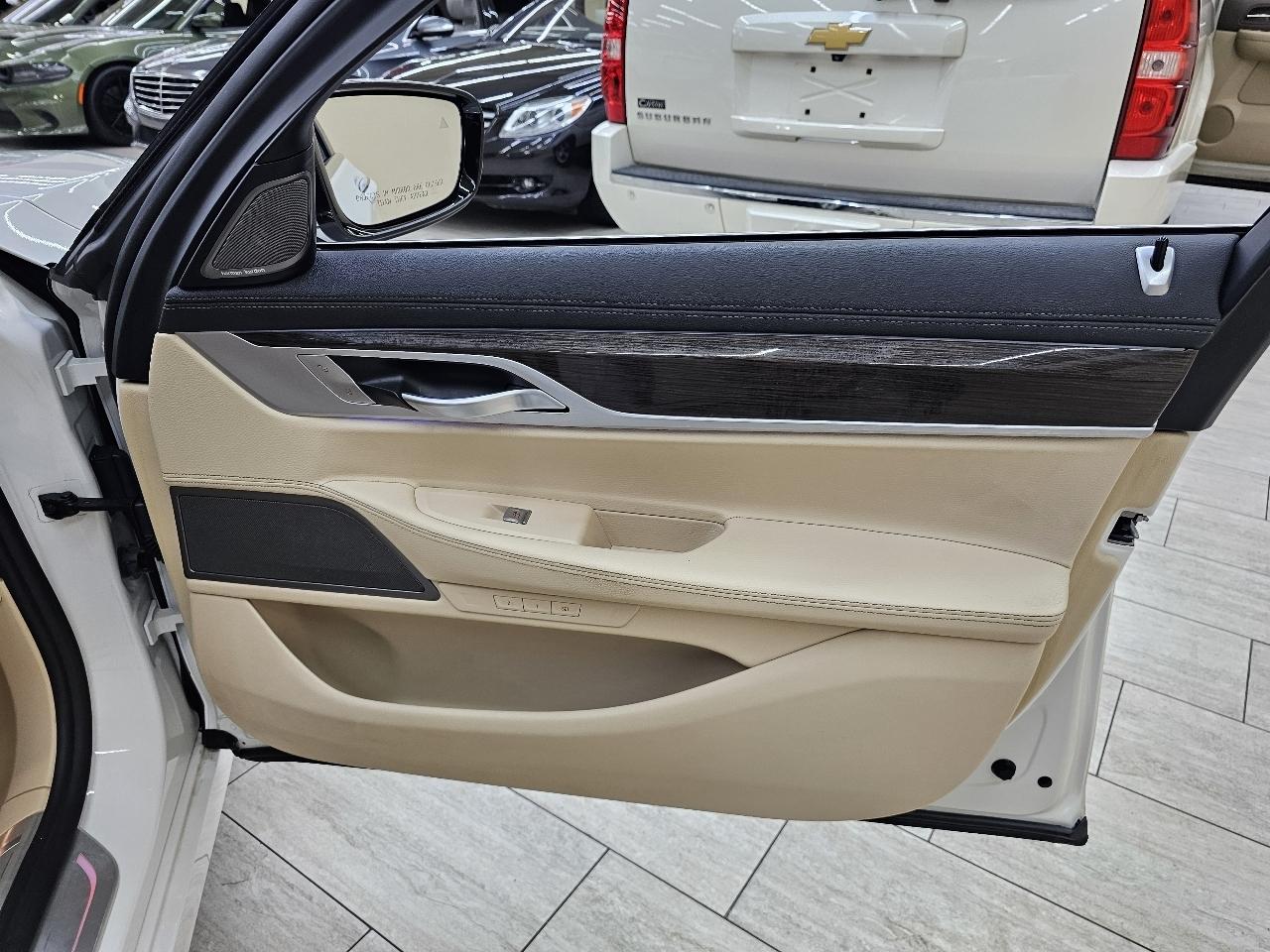 BMW 7-Series 740i 2019