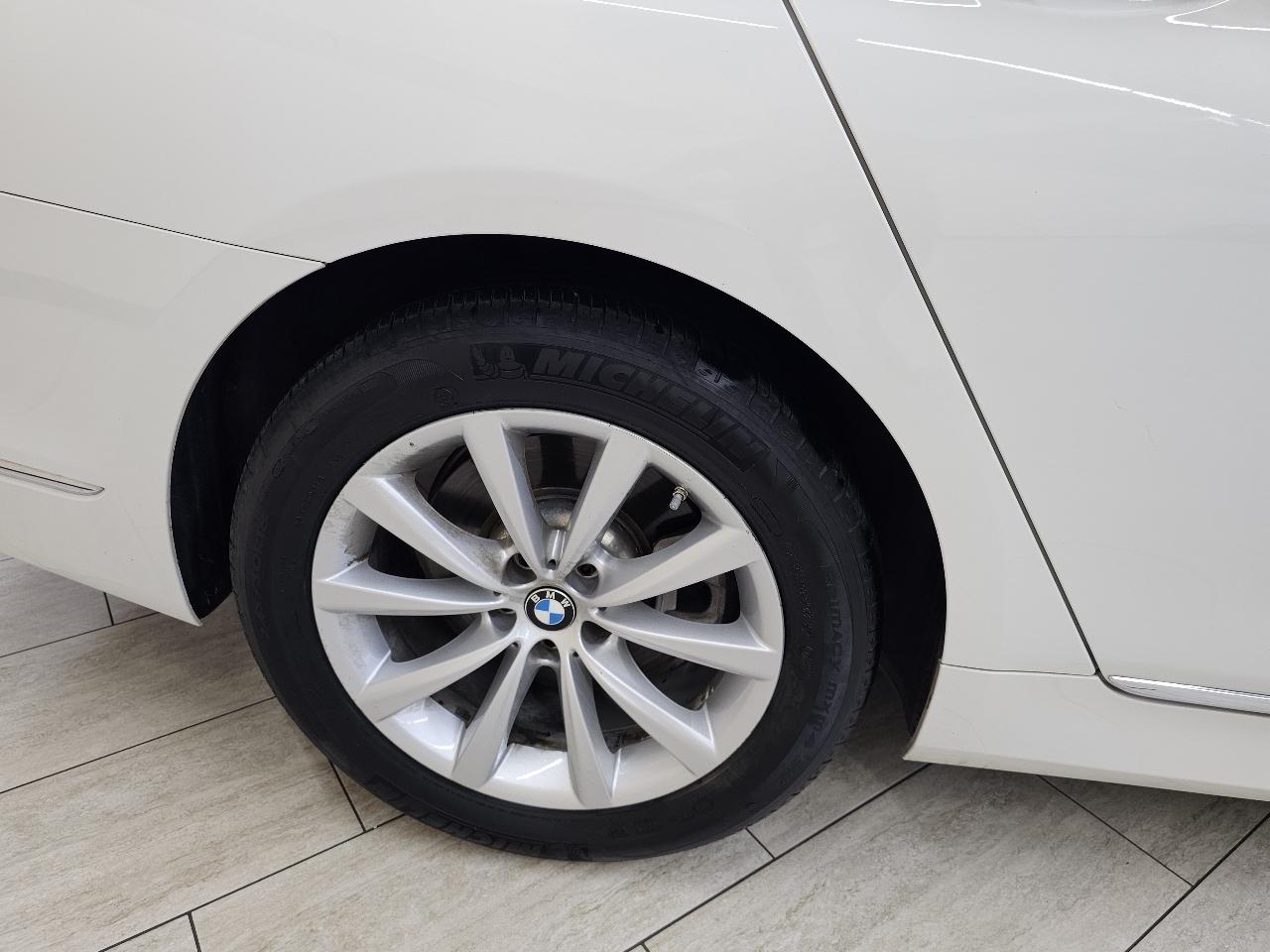 BMW 7-Series 740i 2019