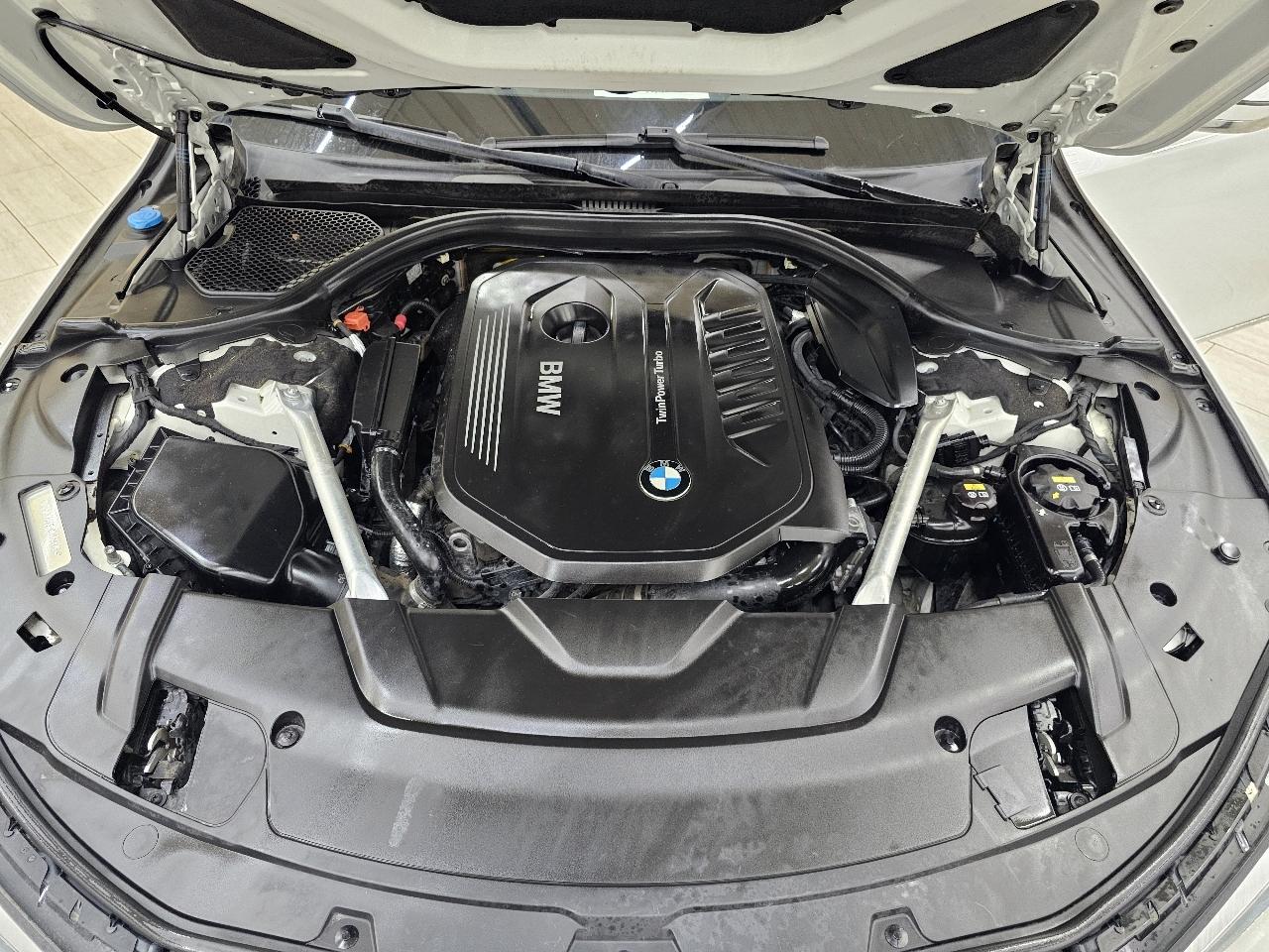 BMW 7-Series 740i 2019