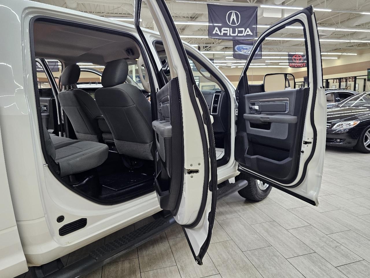 RAM 2500 SLT Crew Cab LWB 4WD 2016