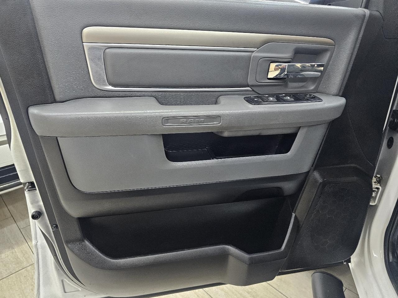 RAM 2500 SLT Crew Cab LWB 4WD 2016