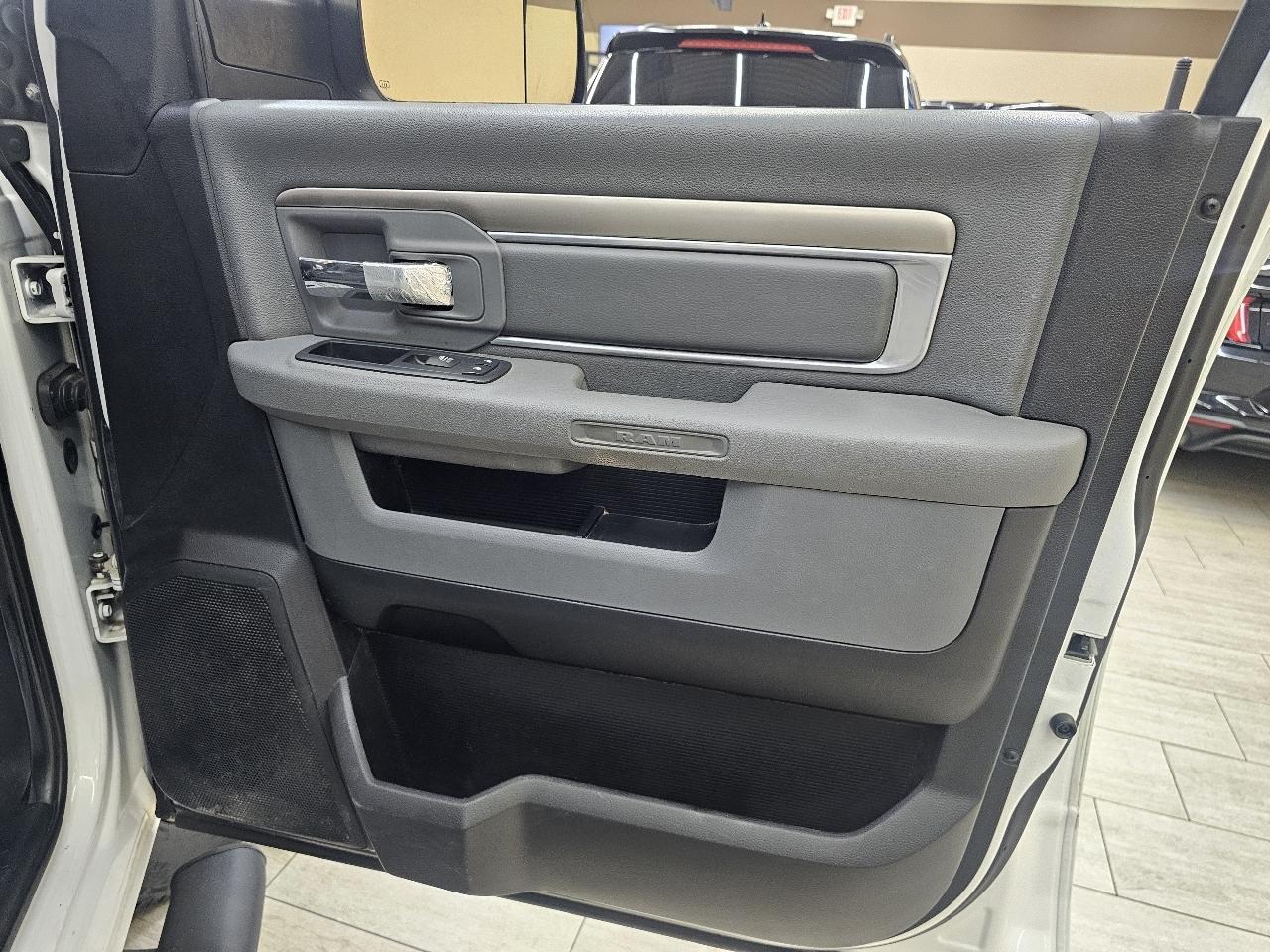 RAM 2500 SLT Crew Cab LWB 4WD 2016