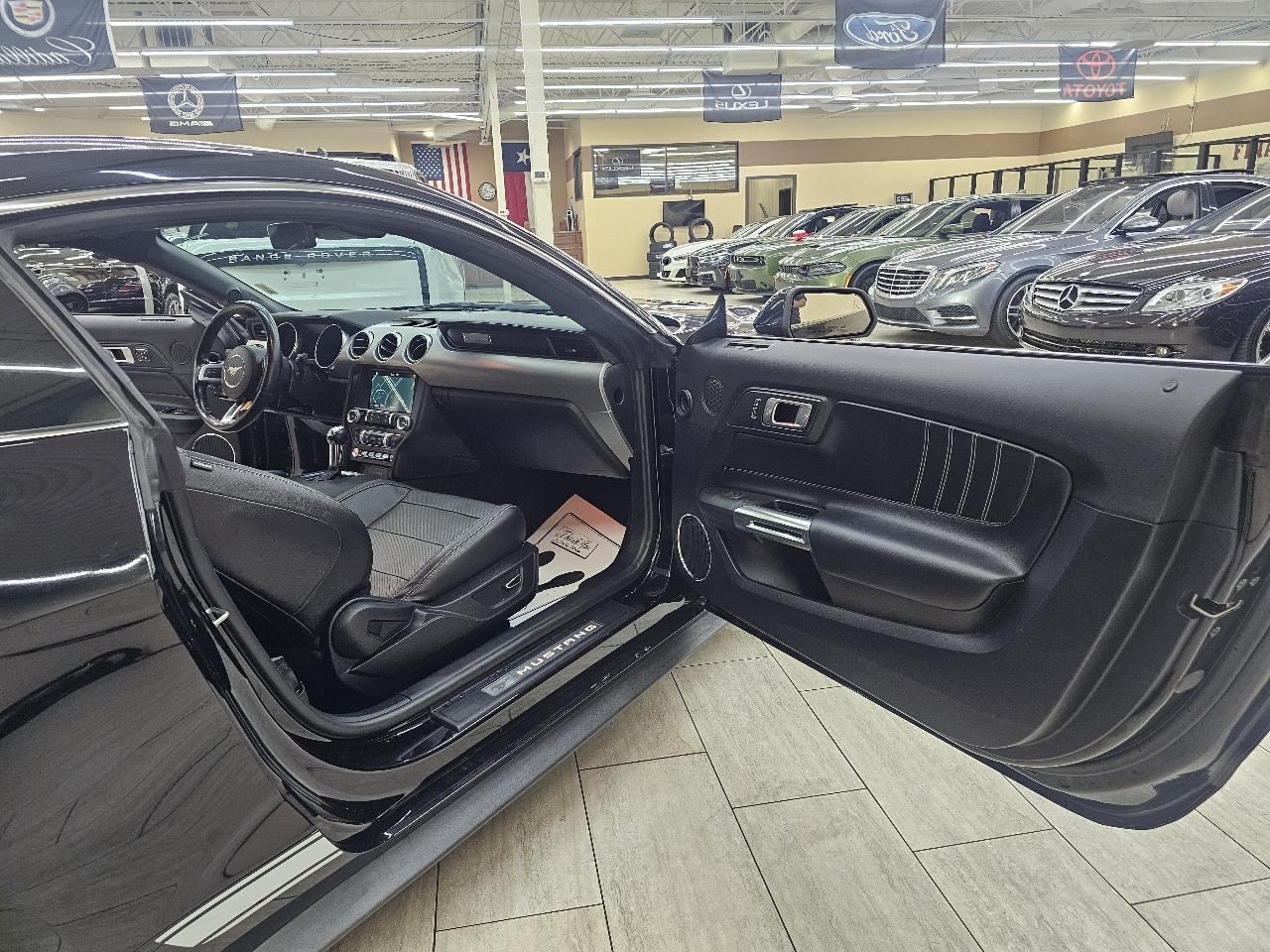 Ford Mustang EcoBoost Coupe 2018