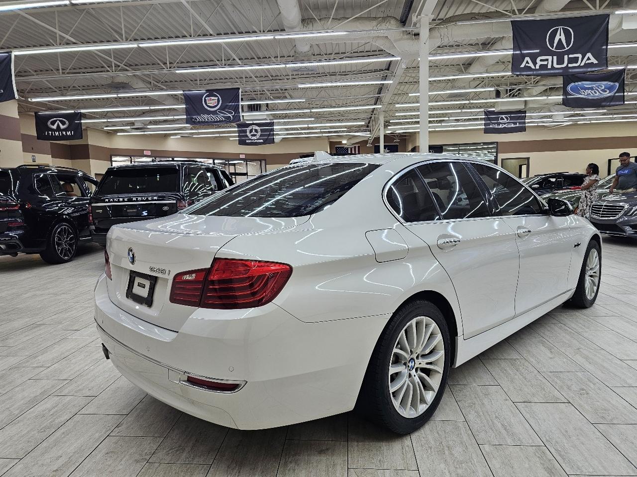 BMW 5-Series 528i 2016