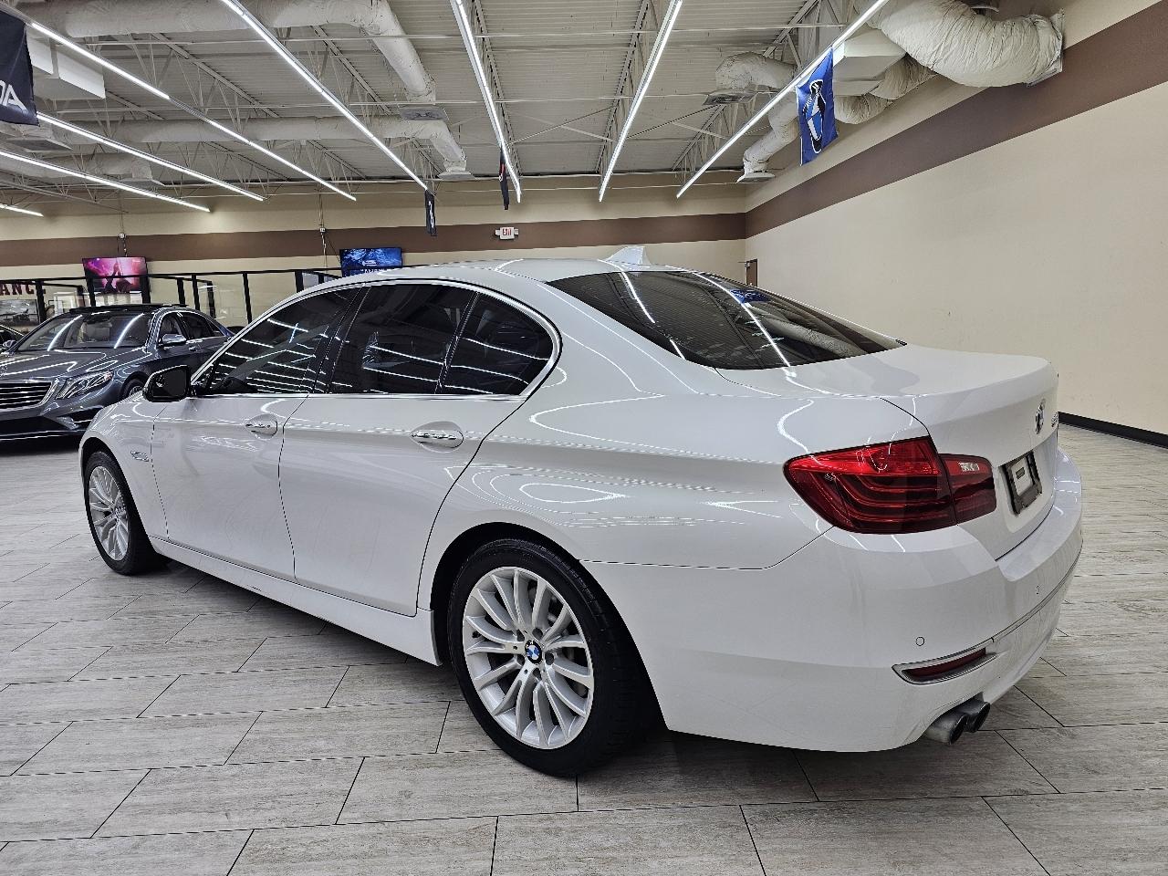 BMW 5-Series 528i 2016