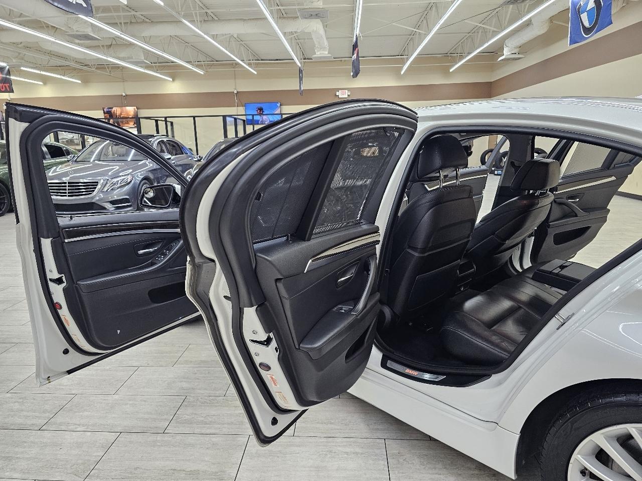 BMW 5-Series 528i 2016