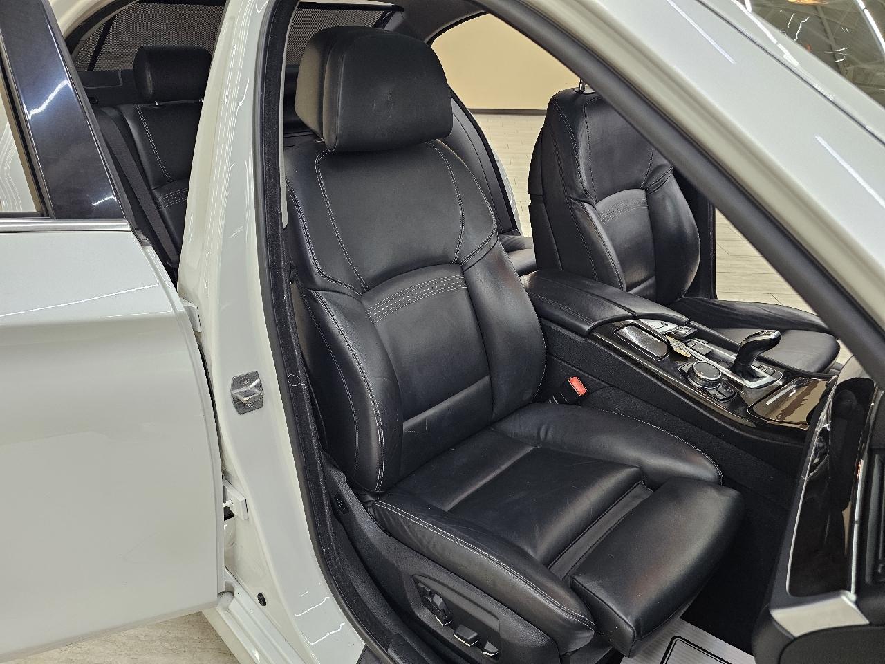 BMW 5-Series 528i 2016