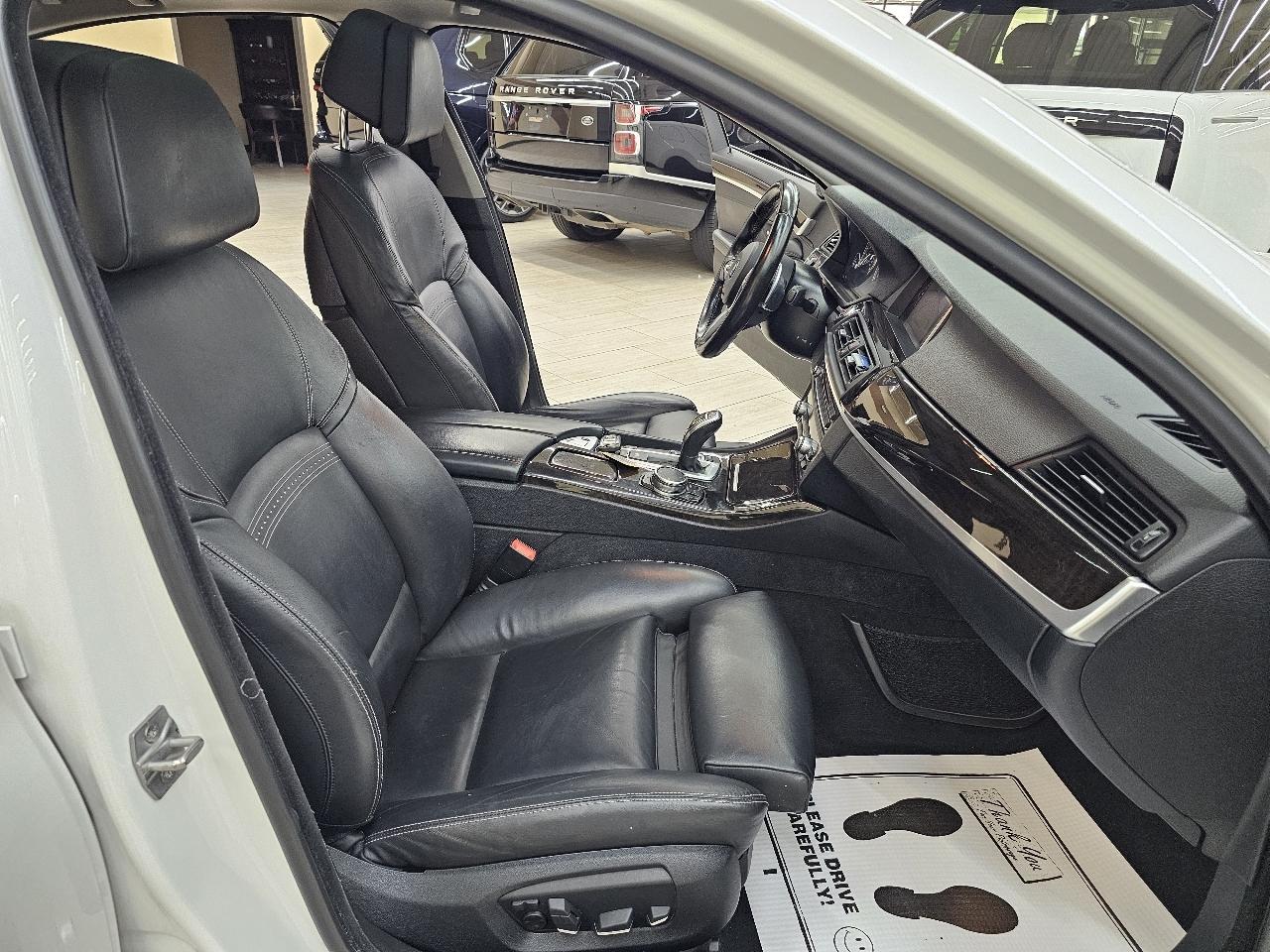BMW 5-Series 528i 2016