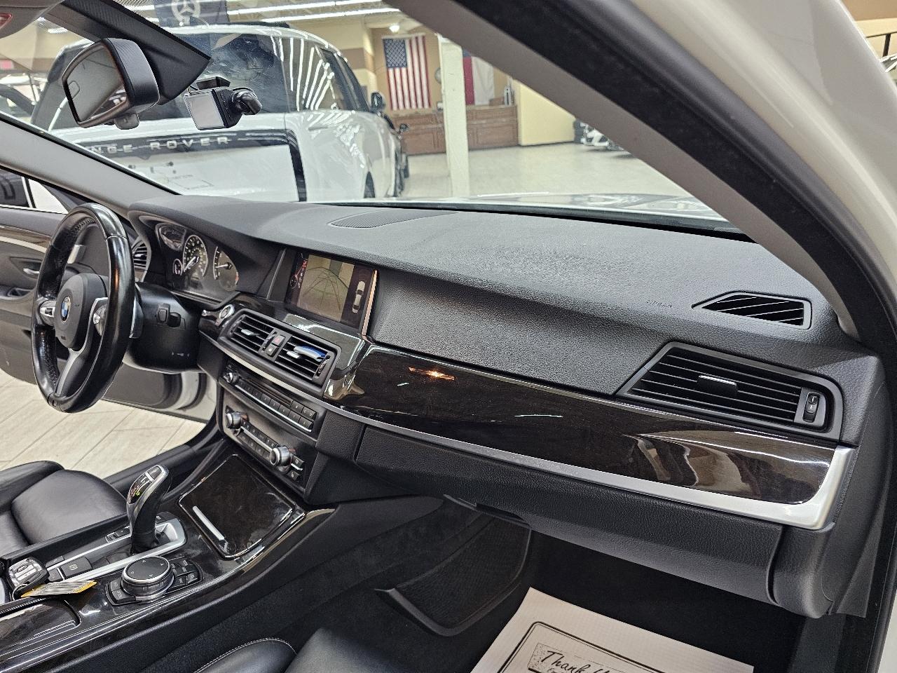 BMW 5-Series 528i 2016