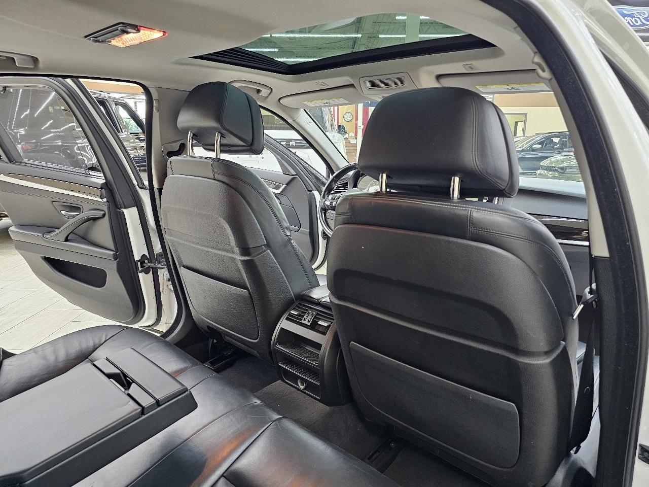 BMW 5-Series 528i 2016