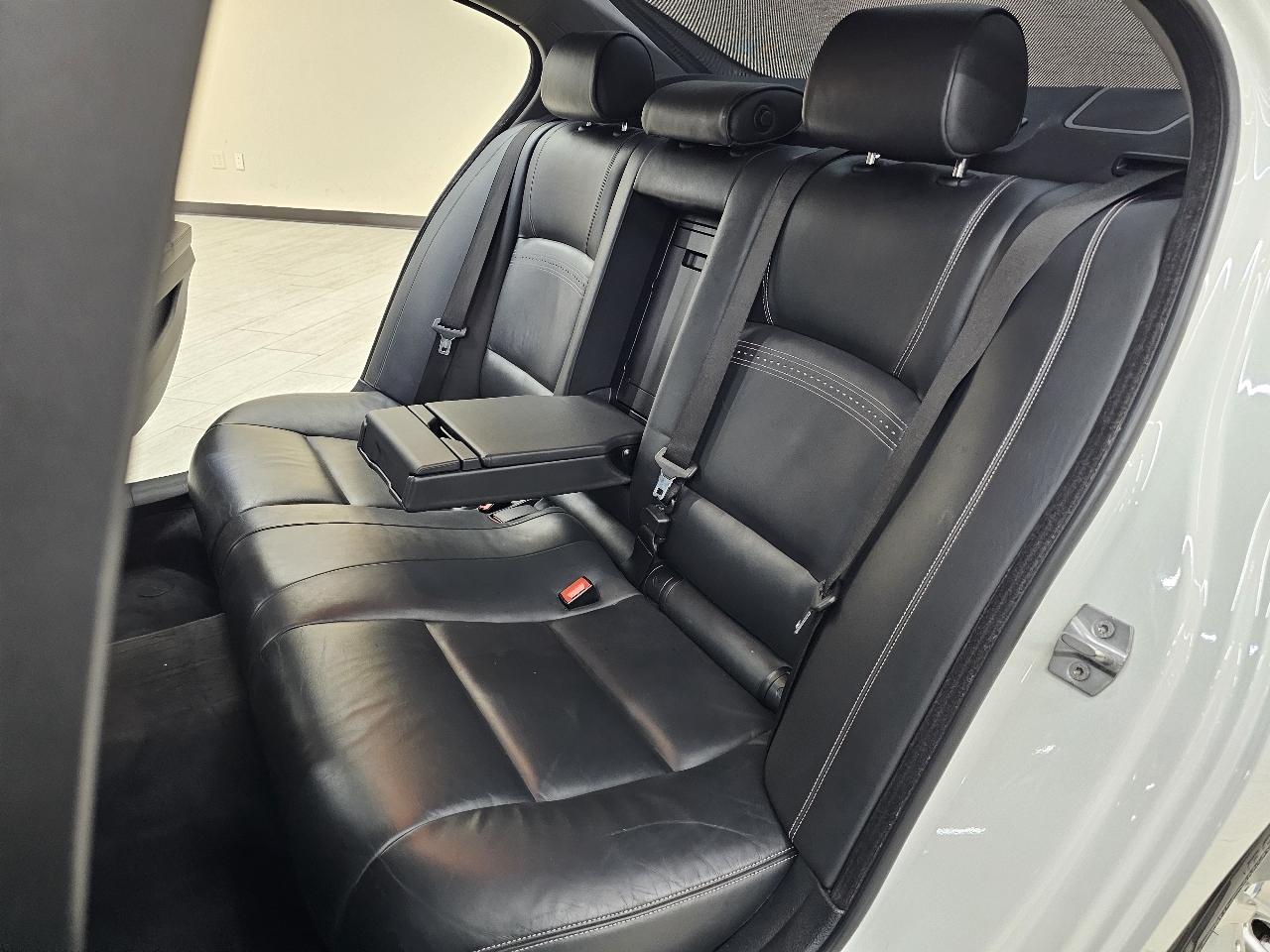 BMW 5-Series 528i 2016