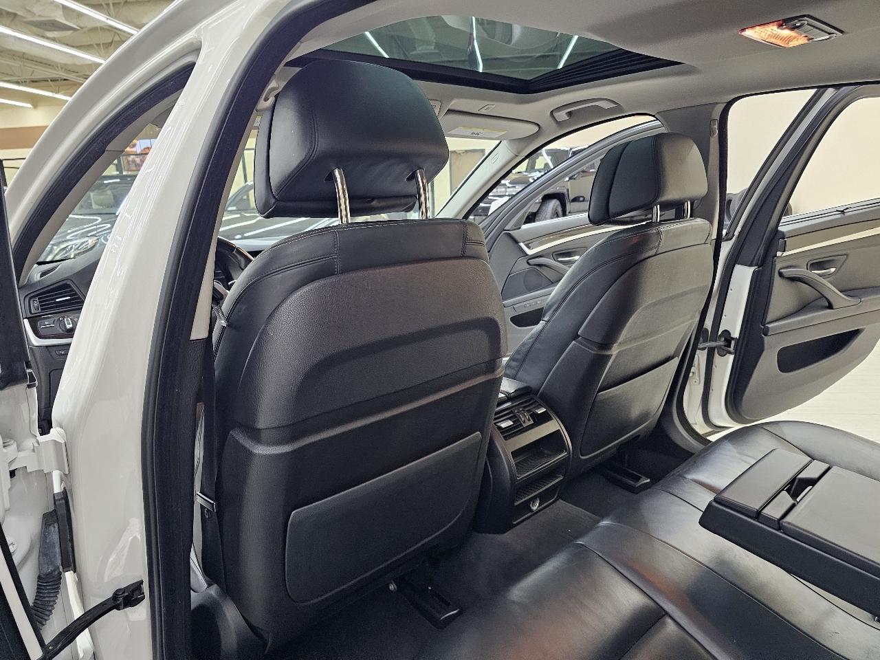 BMW 5-Series 528i 2016