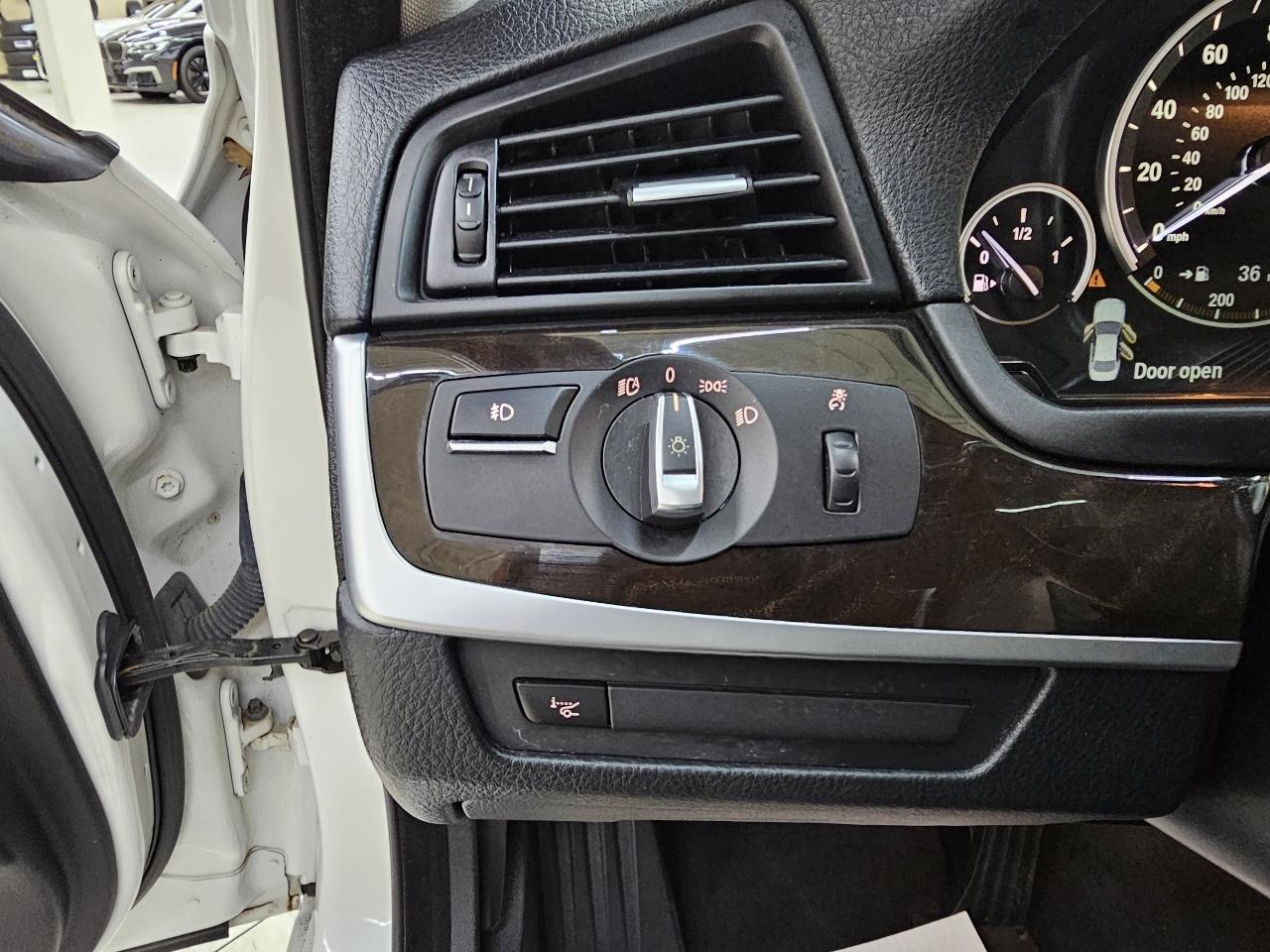 BMW 5-Series 528i 2016