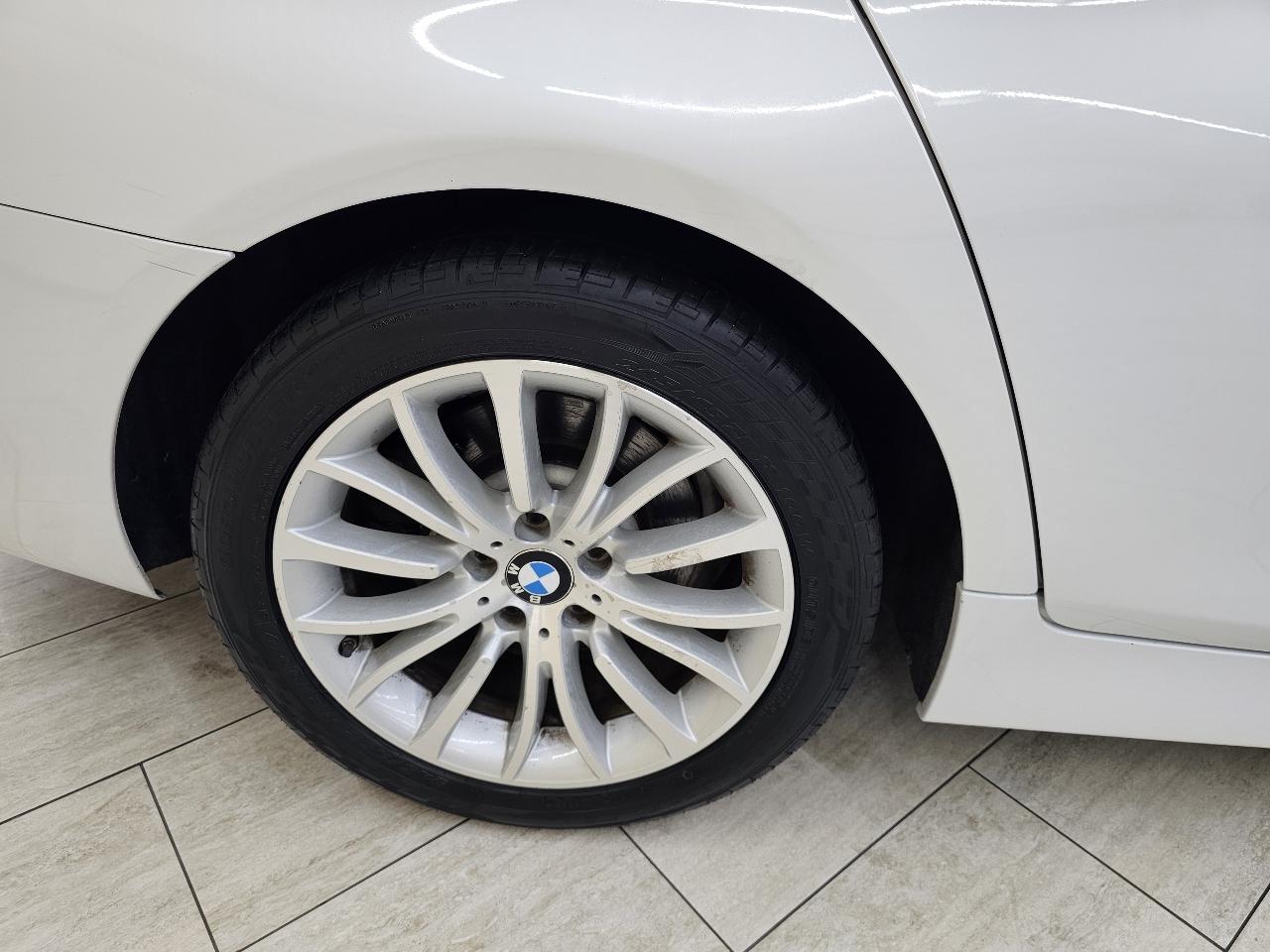 BMW 5-Series 528i 2016