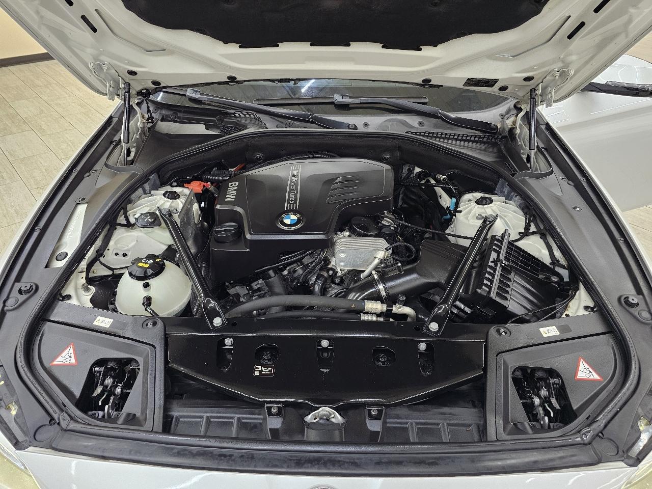 BMW 5-Series 528i 2016
