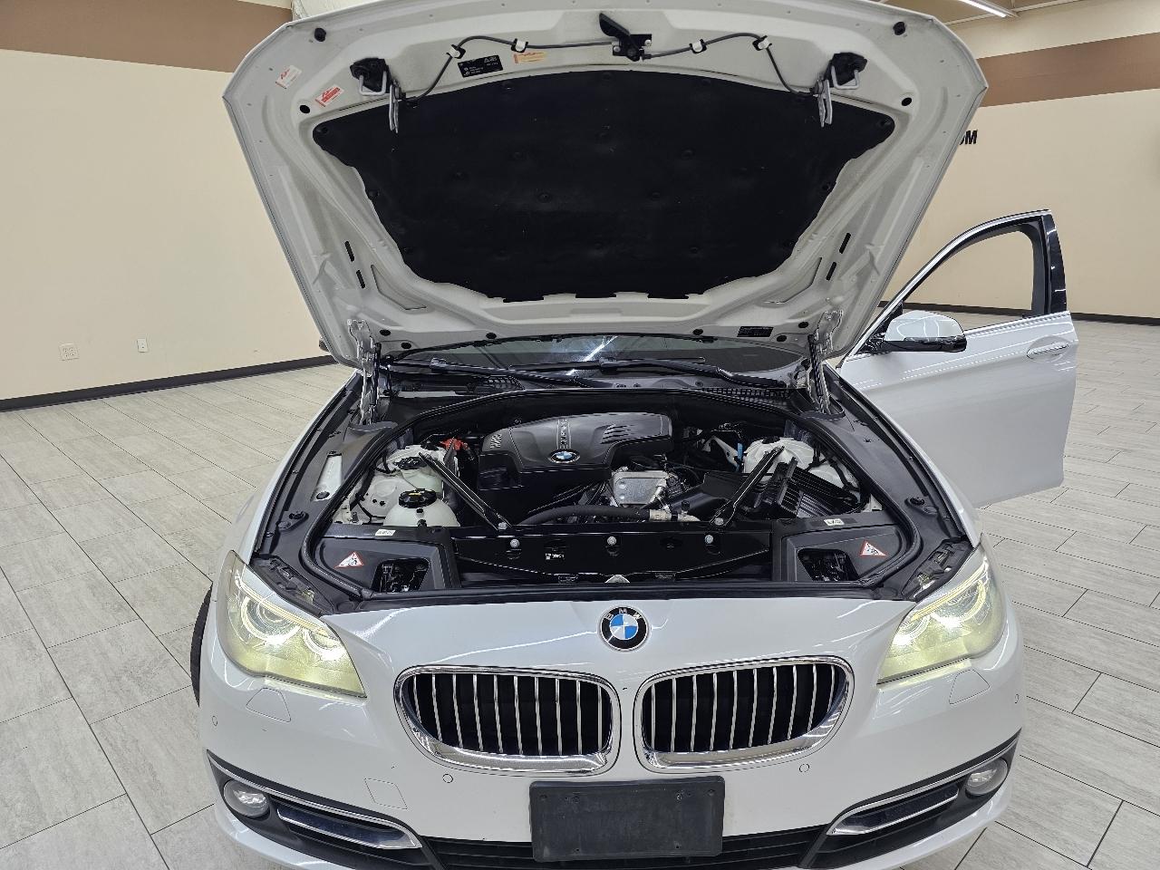 BMW 5-Series 528i 2016