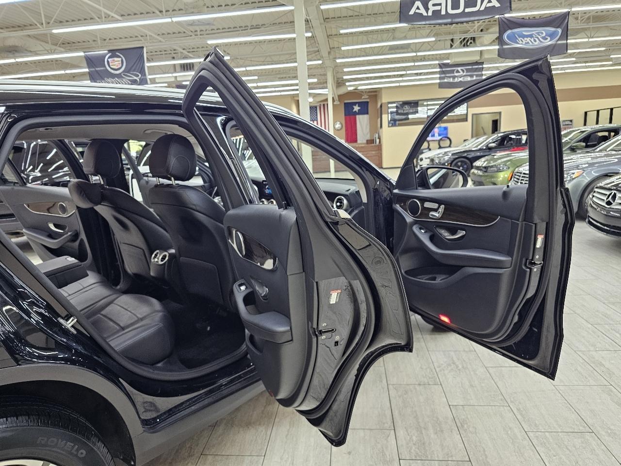 Mercedes-Benz GLC-Class GLC300 2020
