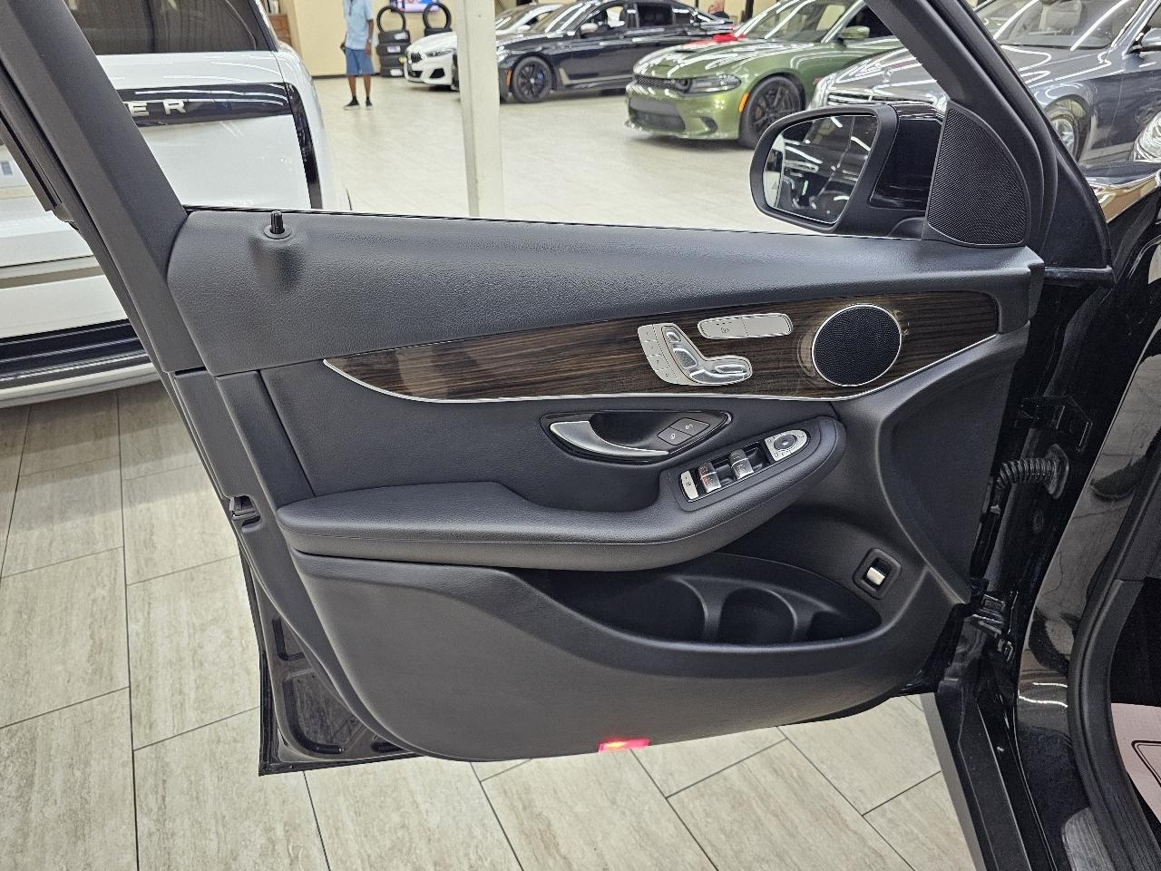 Mercedes-Benz GLC-Class GLC300 2020