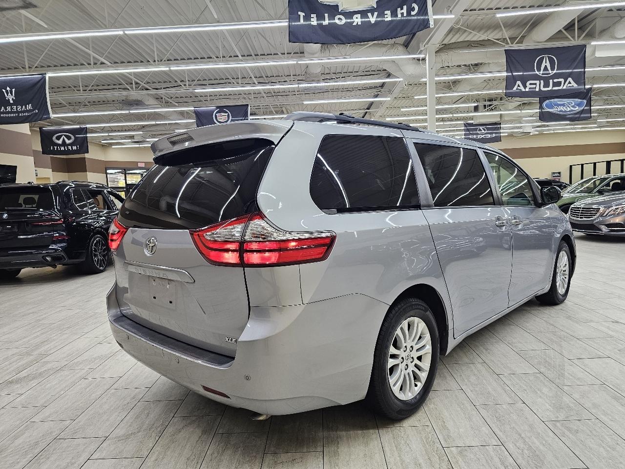 Toyota Sienna XLE FWD 8-Passenger V6 2015