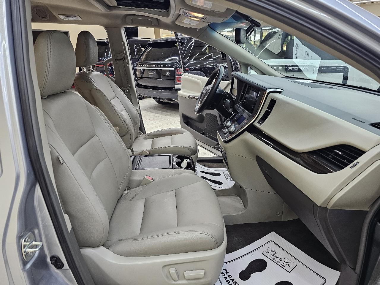 Toyota Sienna XLE FWD 8-Passenger V6 2015