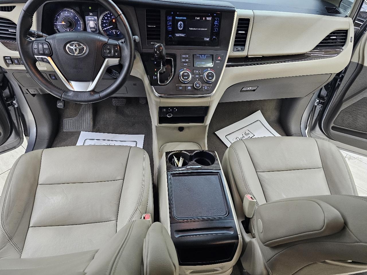 Toyota Sienna XLE FWD 8-Passenger V6 2015