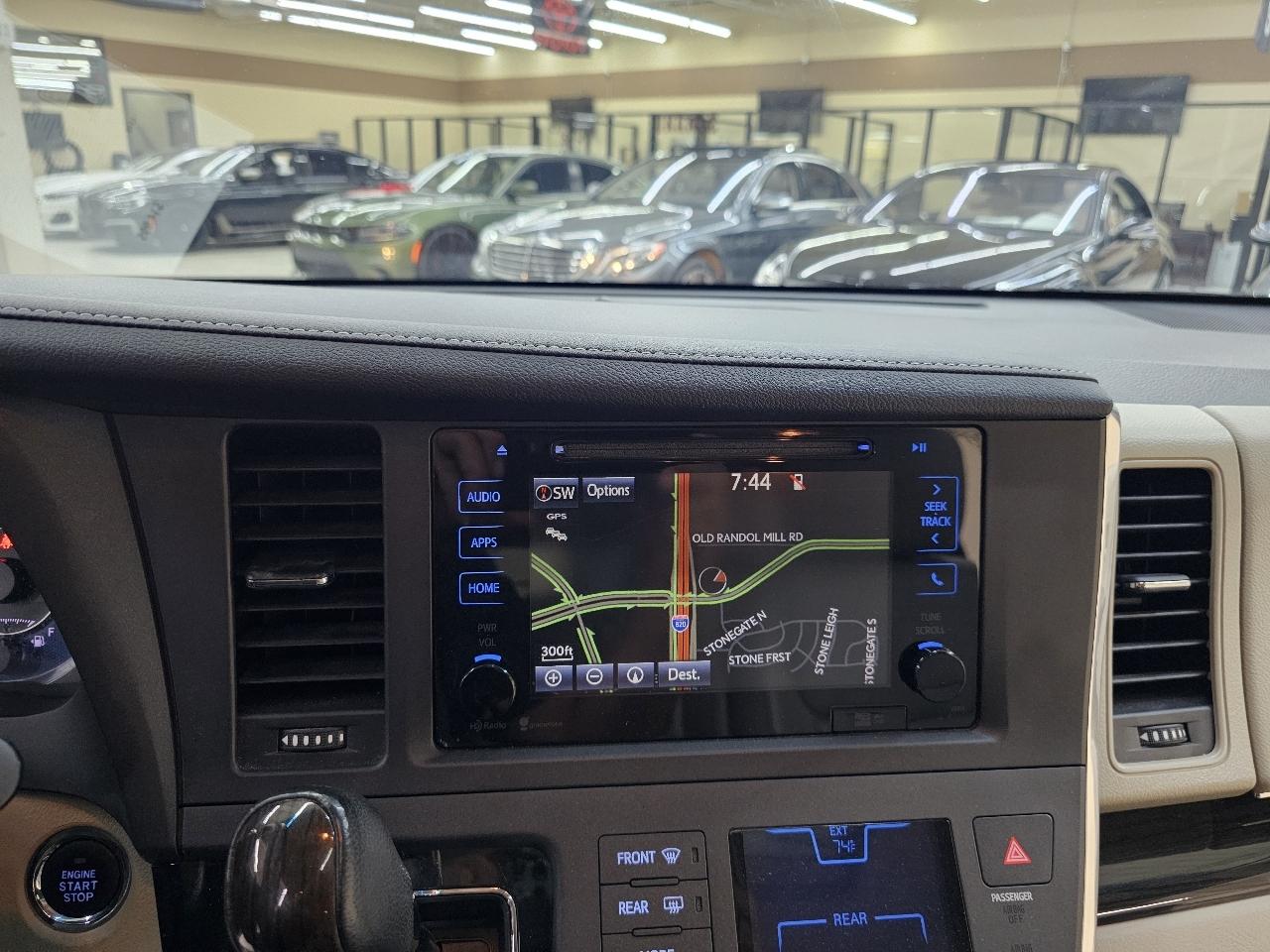 Toyota Sienna XLE FWD 8-Passenger V6 2015