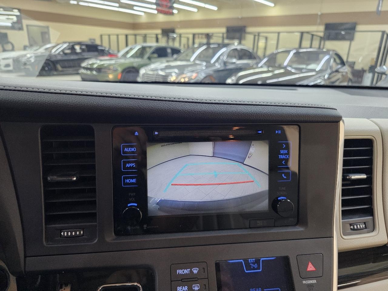 Toyota Sienna XLE FWD 8-Passenger V6 2015