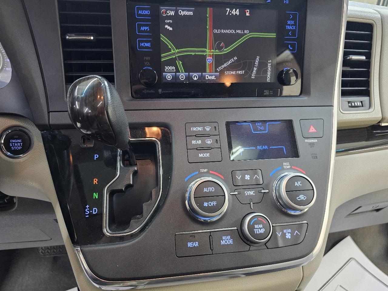 Toyota Sienna XLE FWD 8-Passenger V6 2015