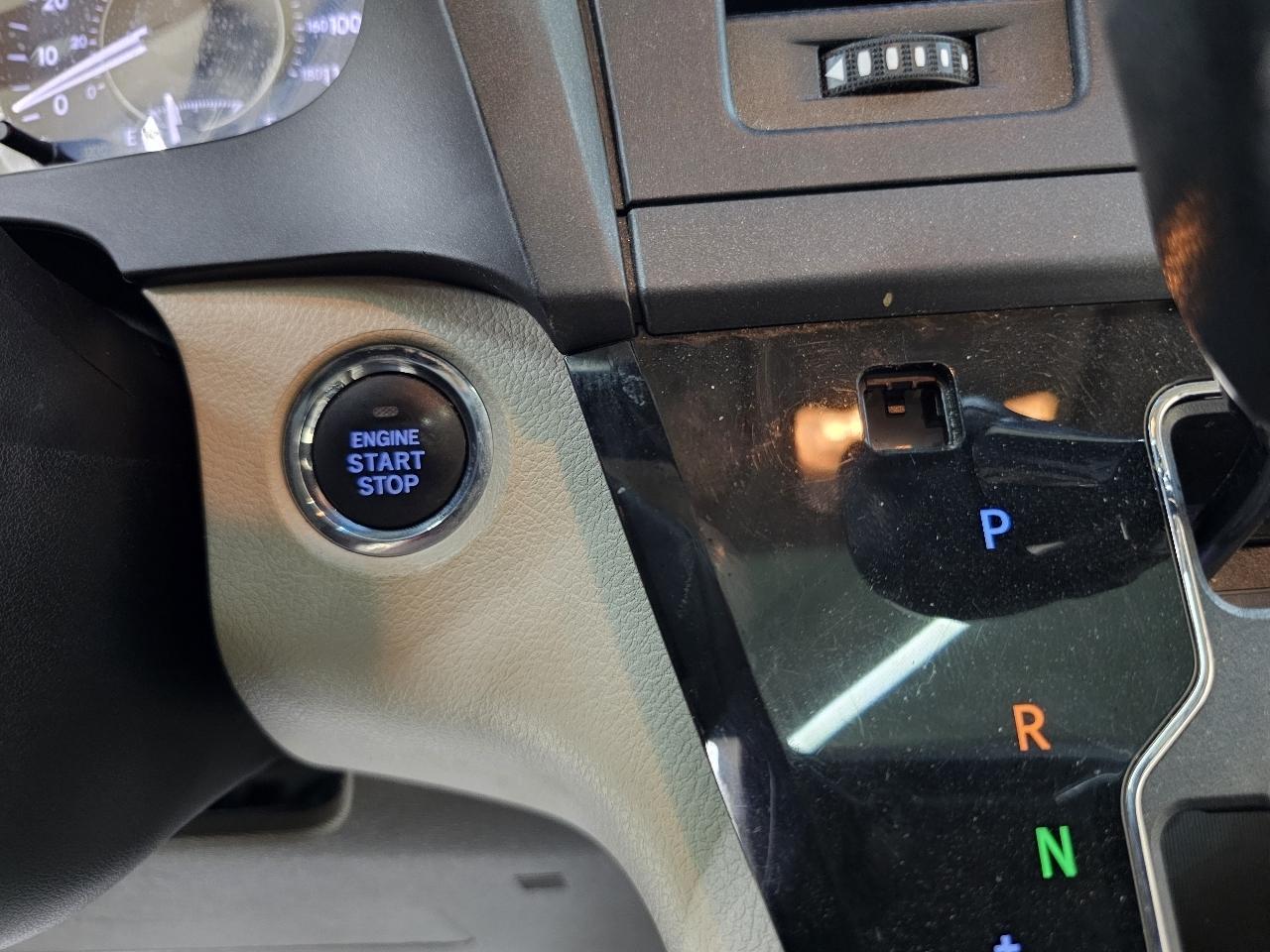 Toyota Sienna XLE FWD 8-Passenger V6 2015