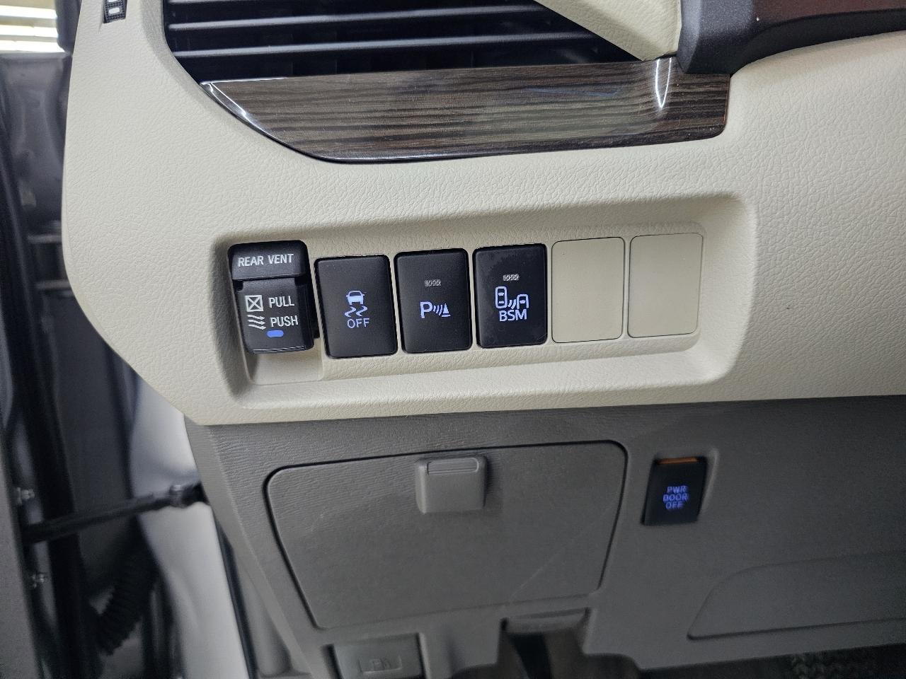 Toyota Sienna XLE FWD 8-Passenger V6 2015