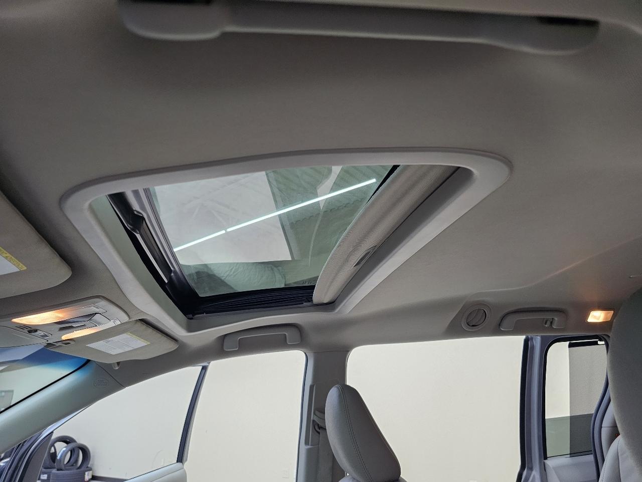 Toyota Sienna XLE FWD 8-Passenger V6 2015