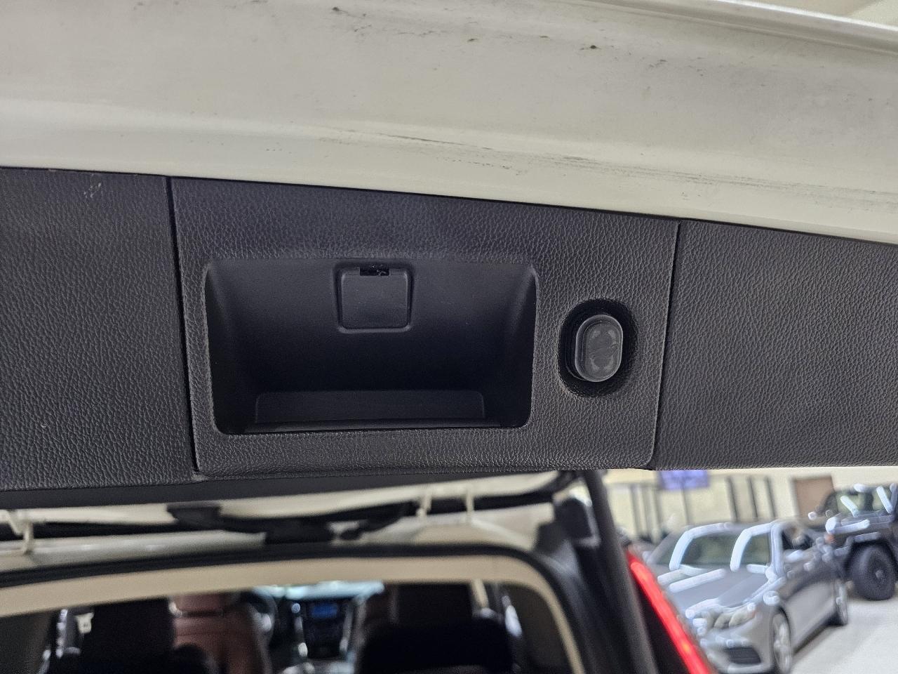 Cadillac Escalade Premium 4WD 2015