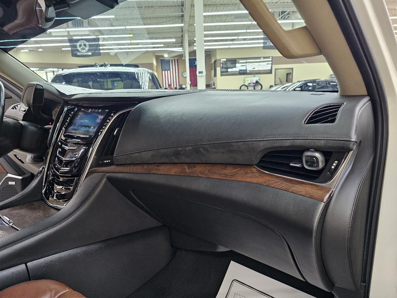 Cadillac Escalade Premium 4WD 2015