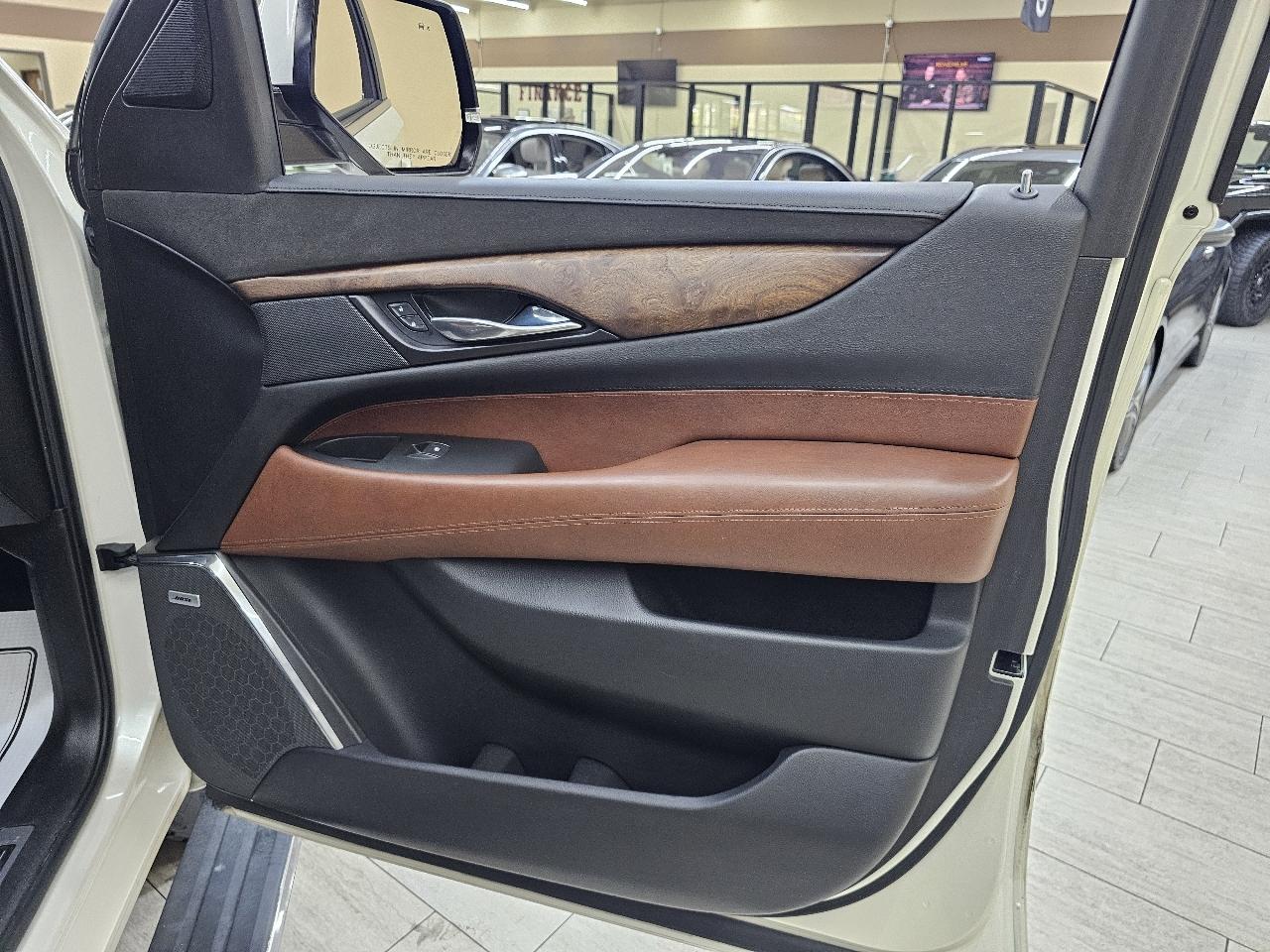 Cadillac Escalade Premium 4WD 2015