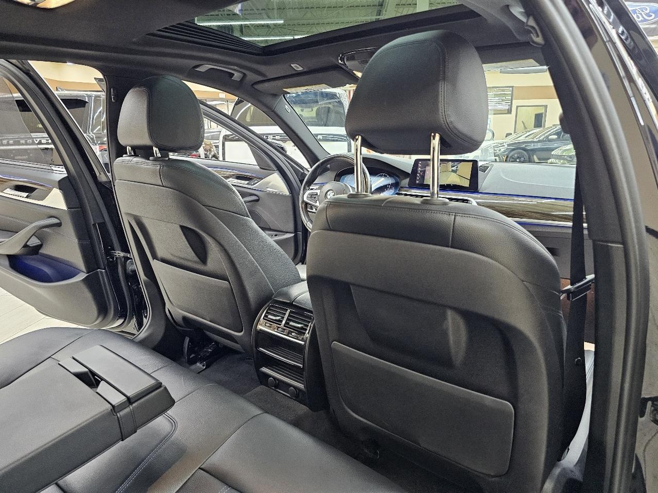 BMW 5-Series 530i 2019