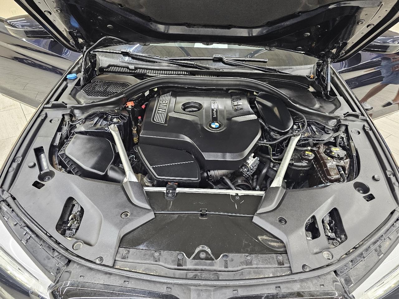 BMW 5-Series 530i 2019