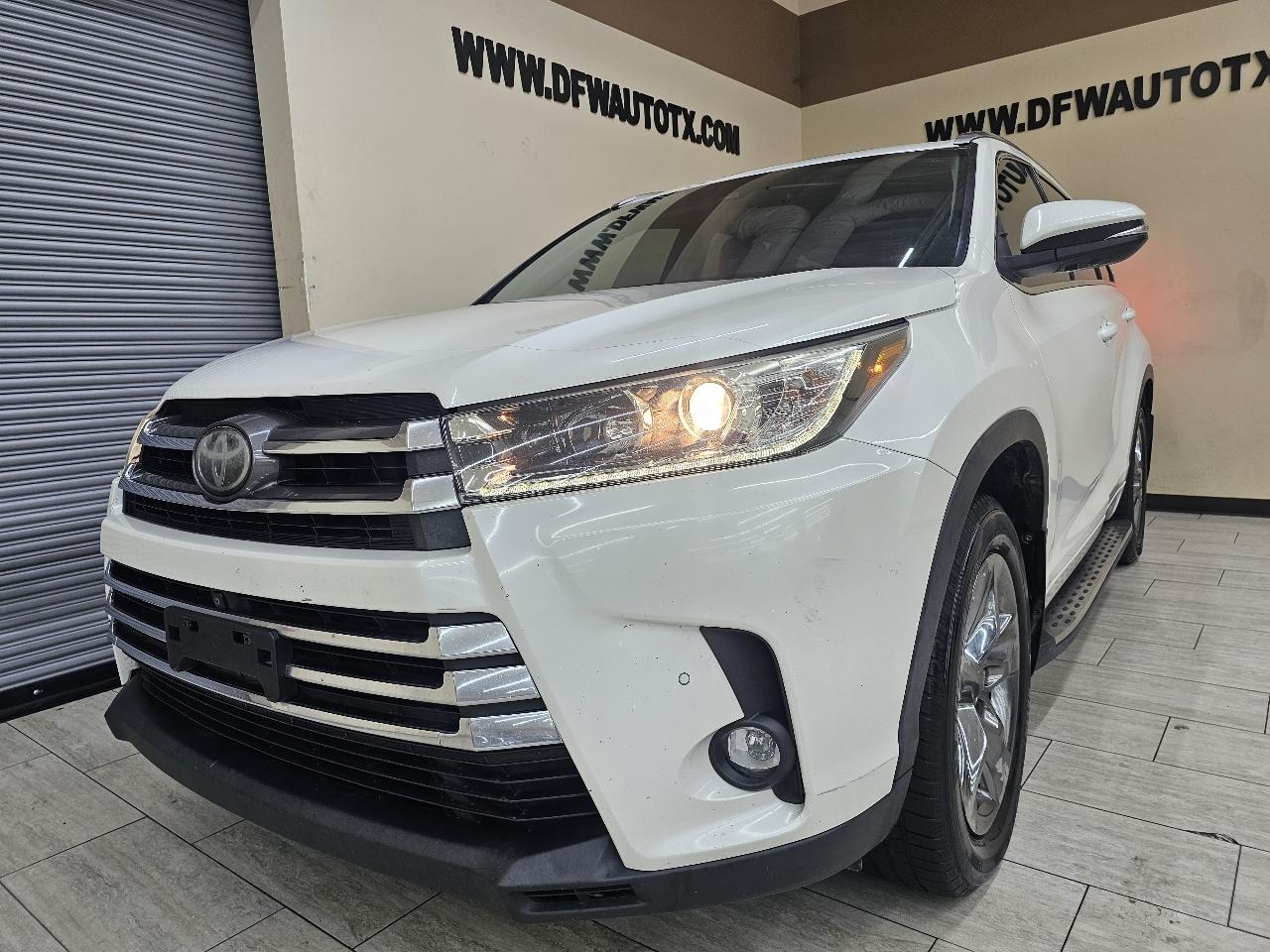 Toyota Highlander Limited FWD V6 2019