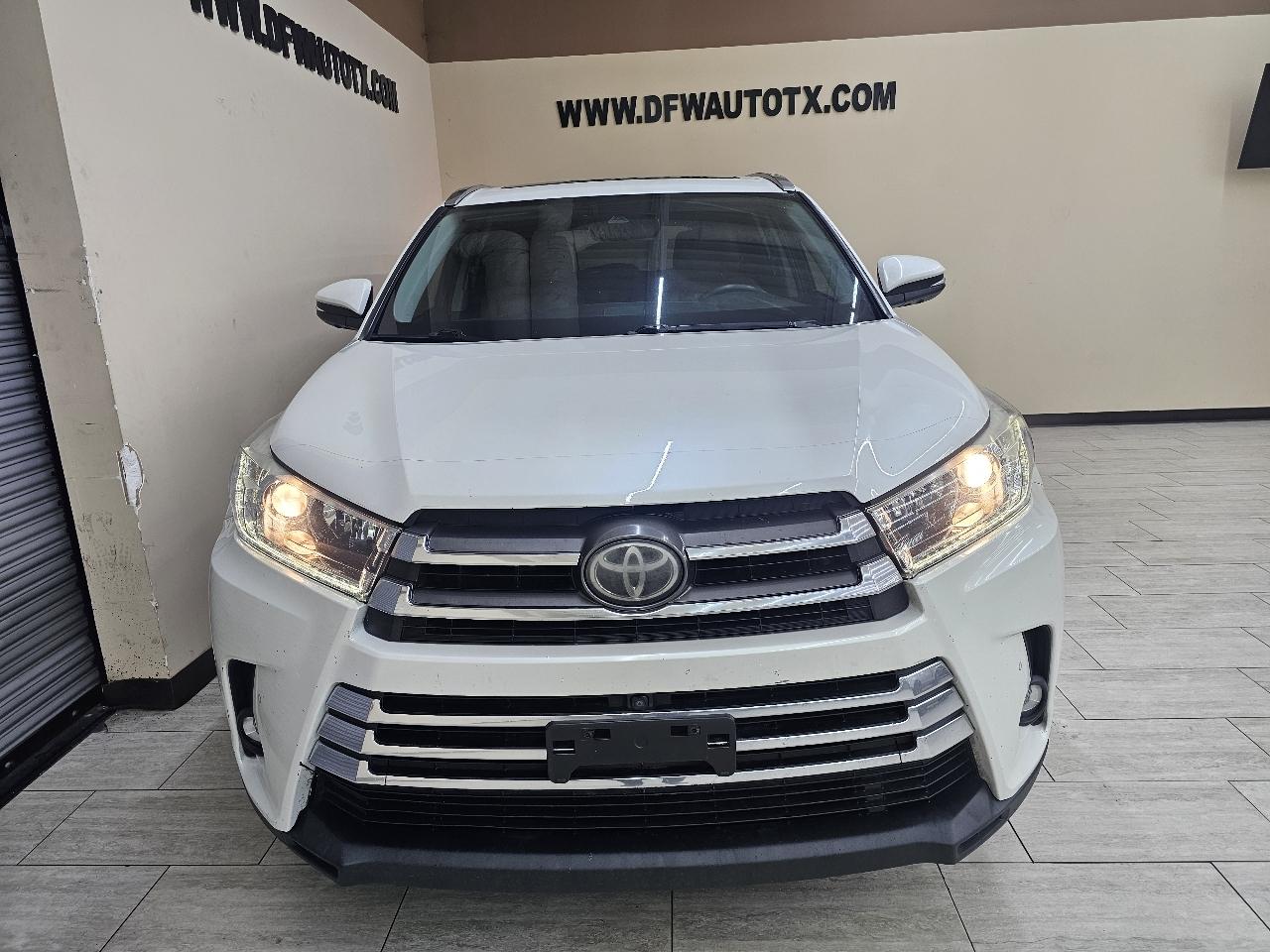 Toyota Highlander Limited FWD V6 2019