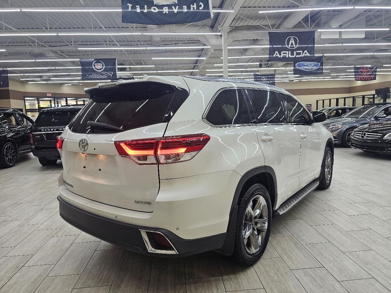 Toyota Highlander Limited FWD V6 2019