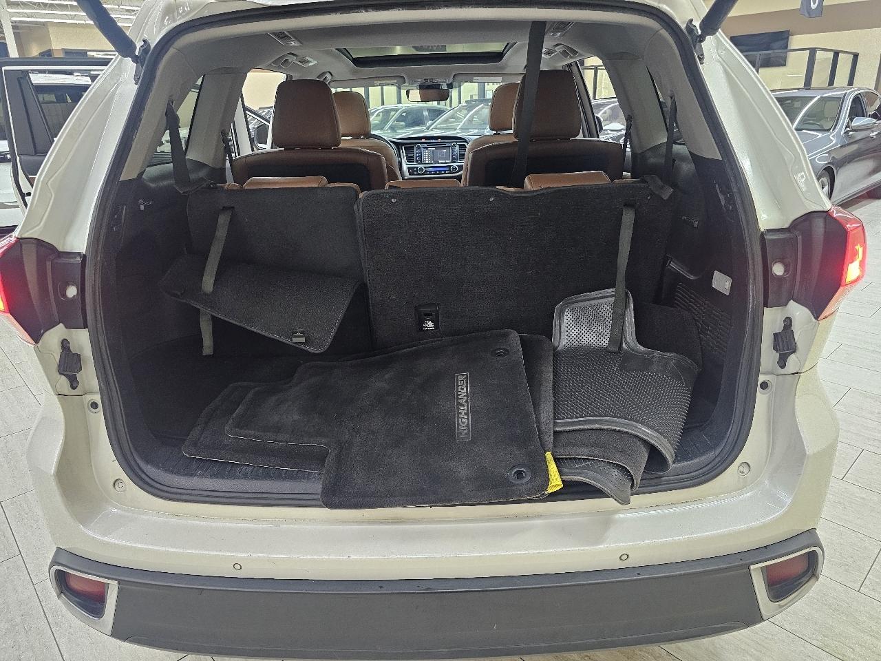 Toyota Highlander Limited FWD V6 2019