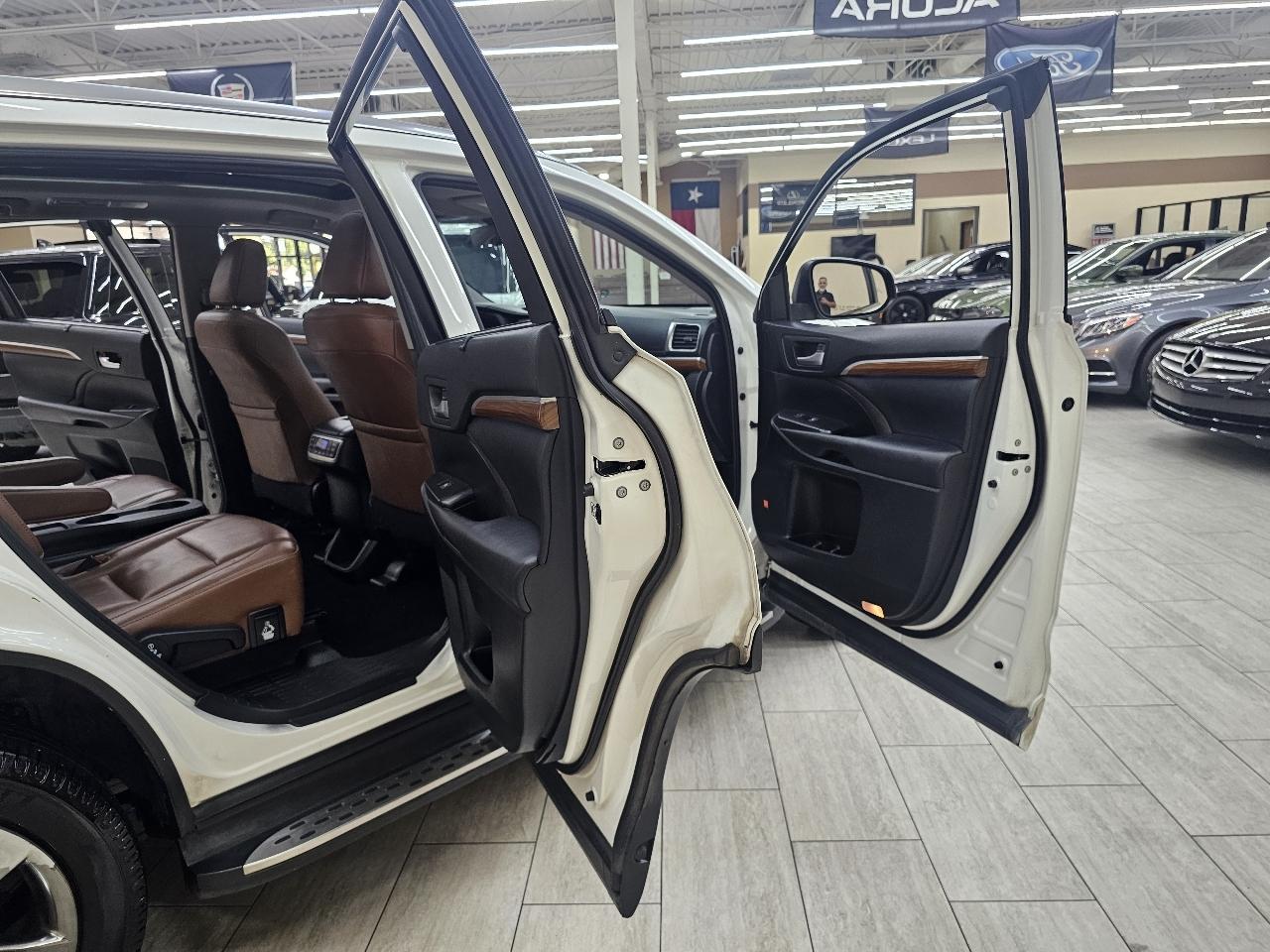 Toyota Highlander Limited FWD V6 2019