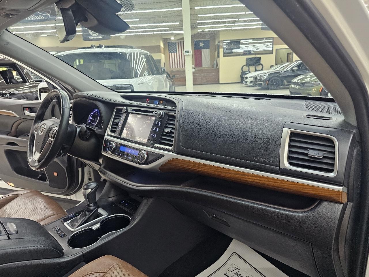 Toyota Highlander Limited FWD V6 2019